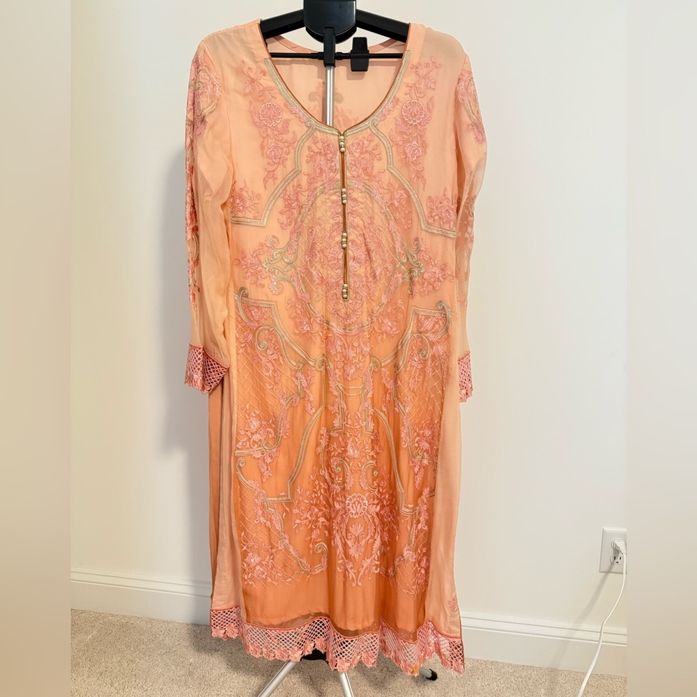 Elegant Formal Peach Chiffon Embroidered Salwar Kameez